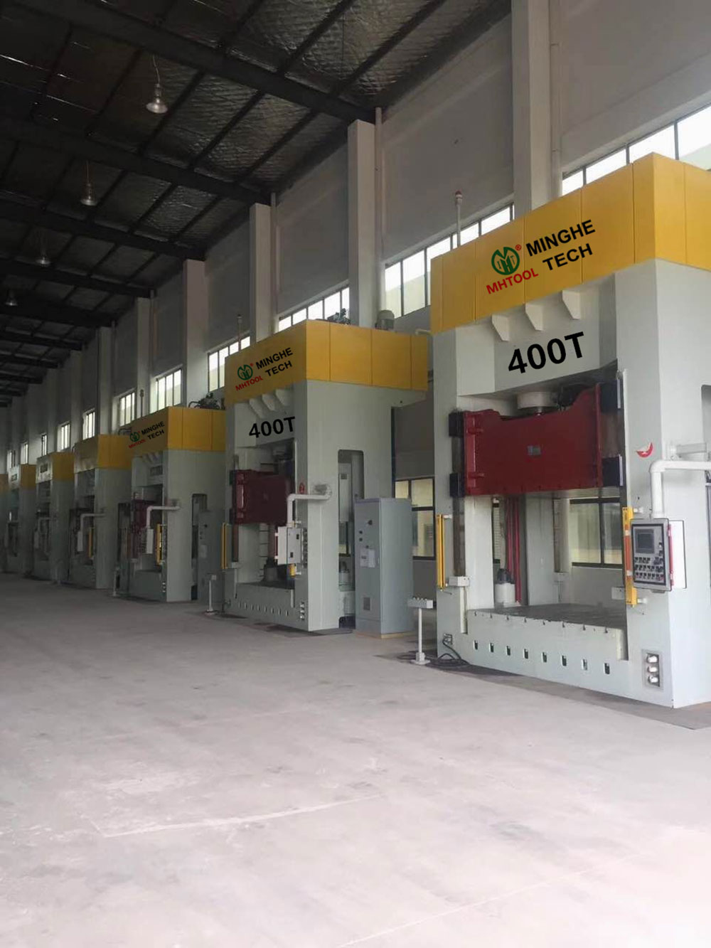 024-MingHe-Four-Column-Gantry-Stamping-Drawing-Hydraulic-Press-1-(6)400T